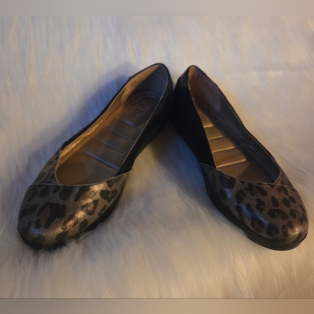 Me Too Leopard Lover Classic Comfy Flats - Picture 2 of 7